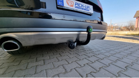 Towing hook installed on Audi A6 Allroad C7