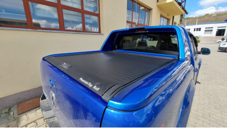 Roll cover, tailgate assistance, central locking for tailgate installed on VW Amarok