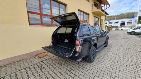 Canopy, bed liner installed on Isuzu D-Max 2019
