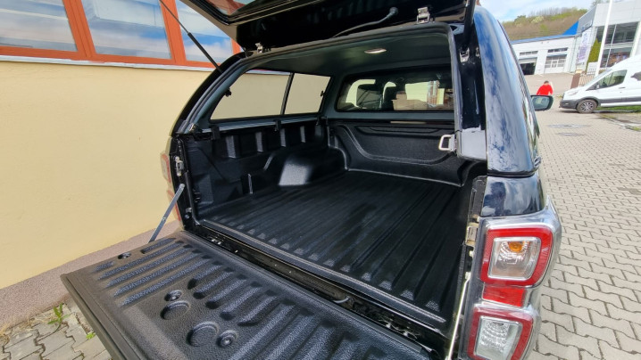 Montare capitonaj de bena si hardtop pe Isuzu D-Max 2019