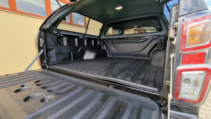 Canopy, bed liner installed on Isuzu D-Max 2019