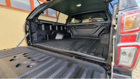 Montare capitonaj de bena si hardtop pe Isuzu D-Max 2019