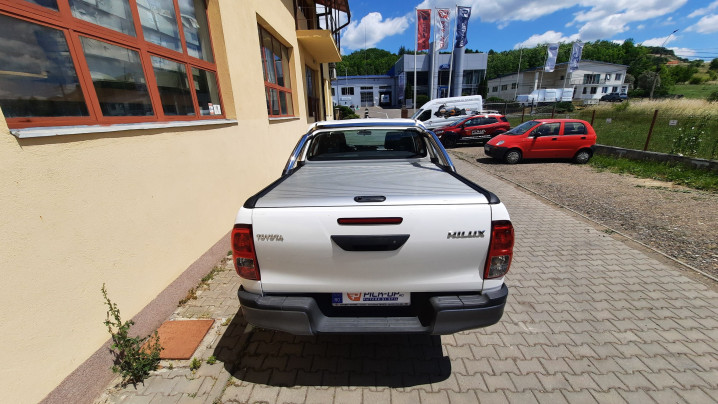 Roll cover, rollbar installed on Toyota Hilux 2018