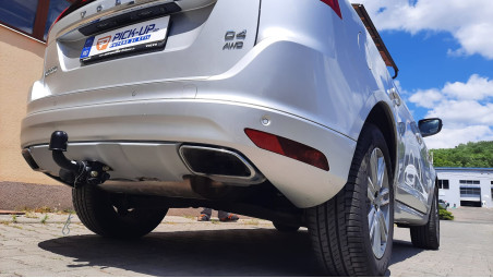 Towing hook installed on Volvo CX60