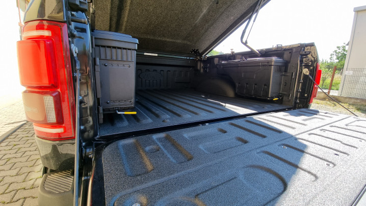 Montare capac bena si ladite utilitare pentru Ford F150