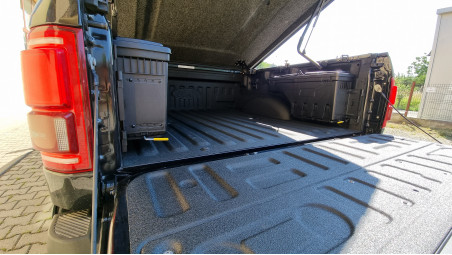 Tonneau Cover, swing cases installed on Ford F150