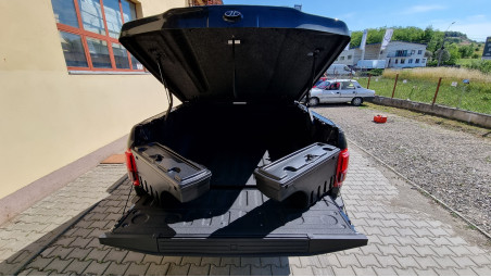 Tonneau Cover, swing cases installed on Ford F150