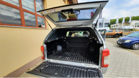 Canopy installed on Mitsubishi L200 2020