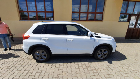 Towing hook installed on Suzuki Vitara 2014