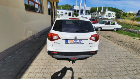 Towing hook installed on Suzuki Vitara 2014