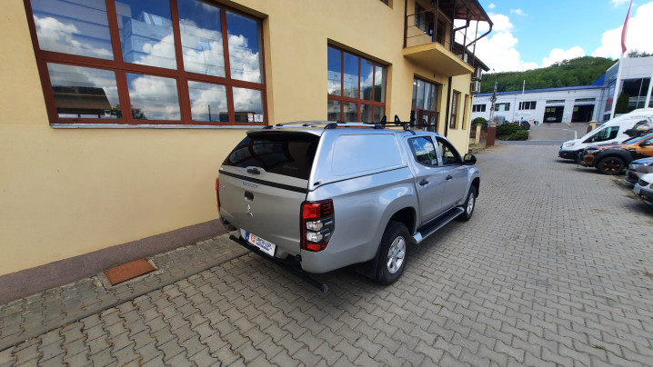 Montare hardtop und suport scara pe Mitsubishi L200 2020