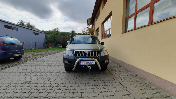 Snorkel, bullbar, winch, winch plate, skid plates installed on Toyota LC120