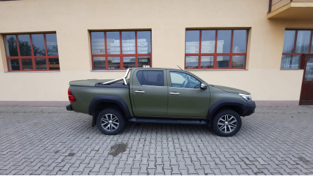 Tonneau cover, fron bumper installed on Toyota Hilux 2019