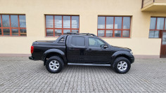 Tonneau cover , bullbar, spot lights installed on Nissan Navara D40