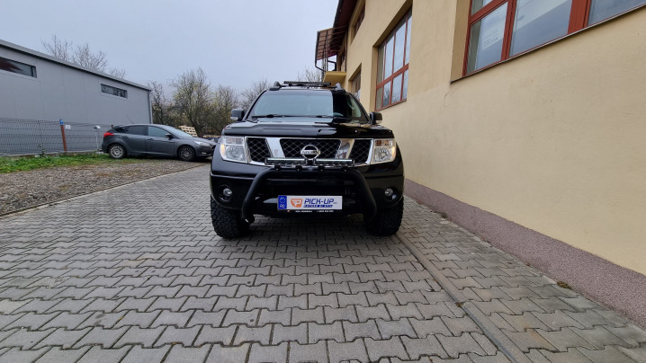 Tonneau cover , bullbar, spot lights installed on Nissan Navara D40