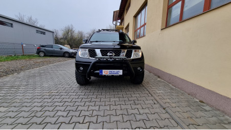 Tonneau cover , bullbar, spot lights installed on Nissan Navara D40