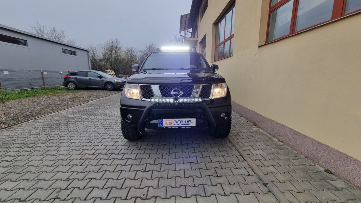 Montare Laderaumabdeckung tip capac, bullbar, reflectoare pe Nissan Navada D40