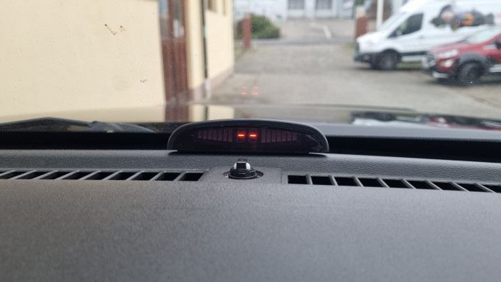 Tonneau cover , bullbar, spot lights installed on Nissan Navara D40