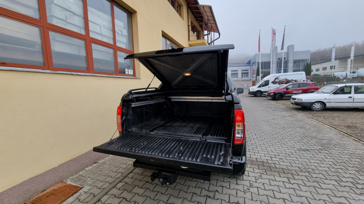 Montare inchidere bena tip capac, bullbar, reflectoare pe Nissan Navada D40