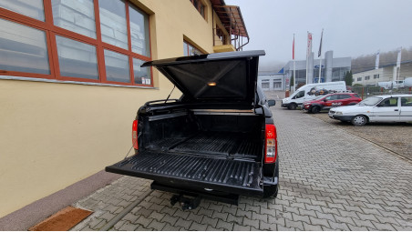 Montare inchidere bena tip capac, bullbar, reflectoare pe Nissan Navada D40