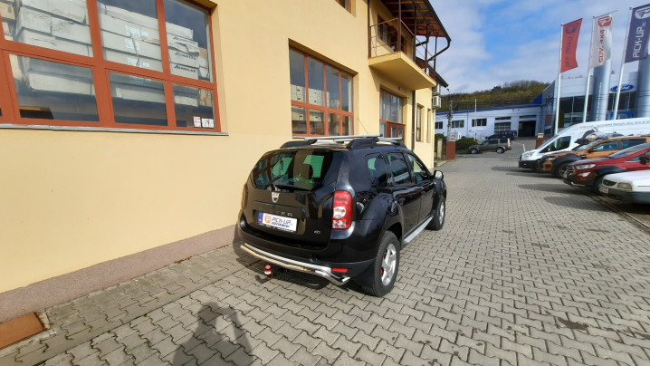 Rear bumper installed on Dacia Duster 2013