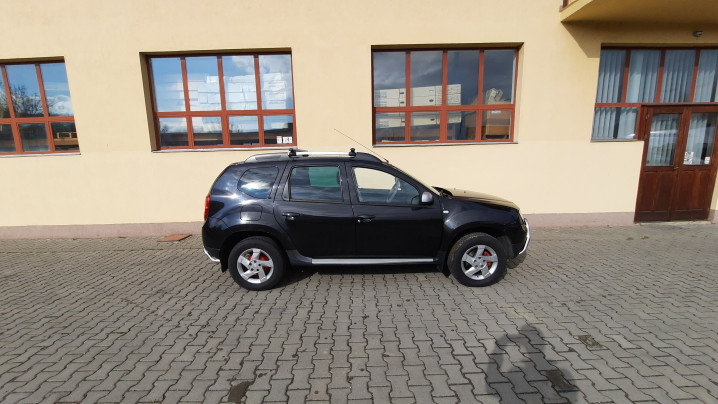 Rear bumper installed on Dacia Duster 2013
