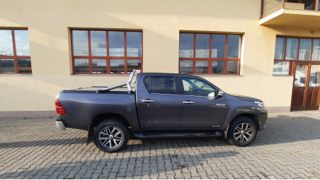 Roll cover installed on Toyota Hilux 2022