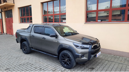 Tonneau cover installed on Toyota Hilux 2023