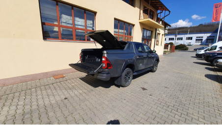 Montare inchidere de bena tip capac pe Toyota Hilux 2023