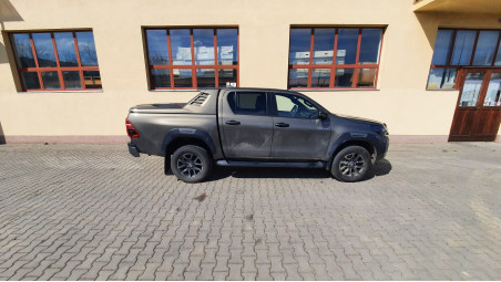 Tonneau cover installed on Toyota Hilux 2023