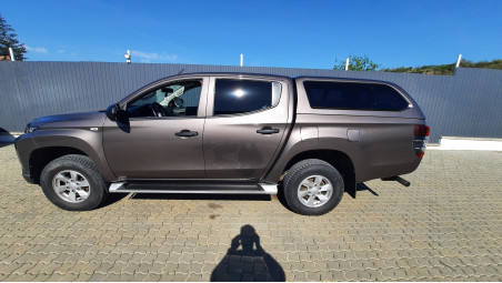 Canopy installed on Mitsubishi L200 2020