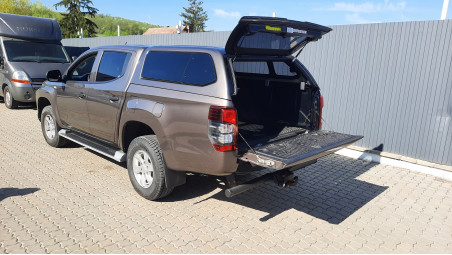 Canopy installed on Mitsubishi L200 2020