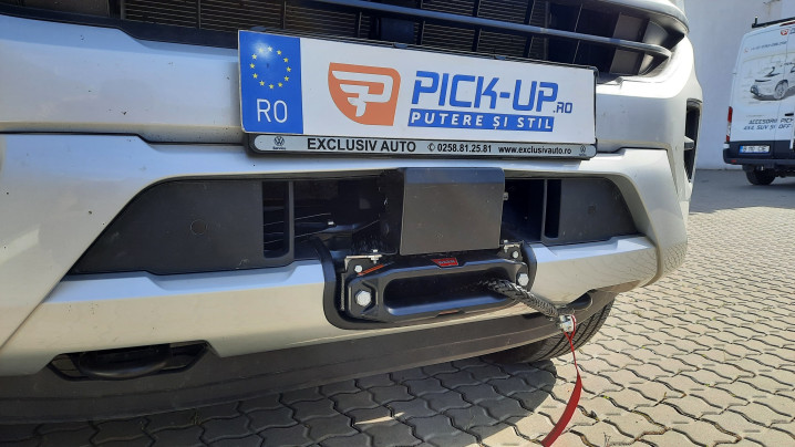 Montare Laderaumauskleidung, rulou bena, prag lateral und Anhängerkupplung pe VW Amaork 2023