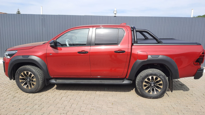 Montare capitonaj bena, rulou si rollbar pe Toyota Hilux GR Sport 2023