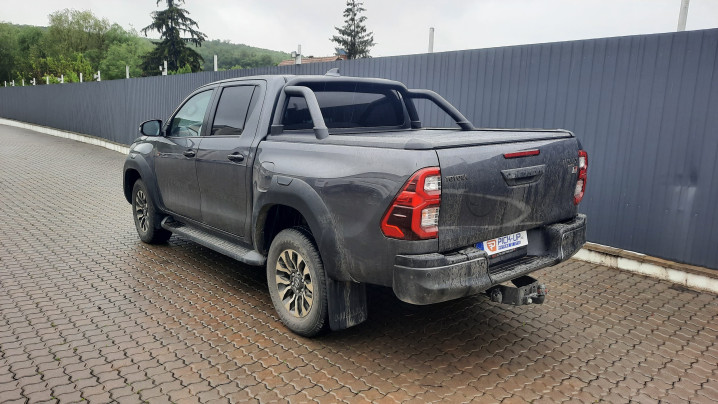 Roll Cover, rollbar installed on Toyota Hilux 2023
