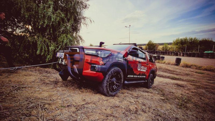 WINCH SUPPORT LIM TOYOTA HILUX 2020+