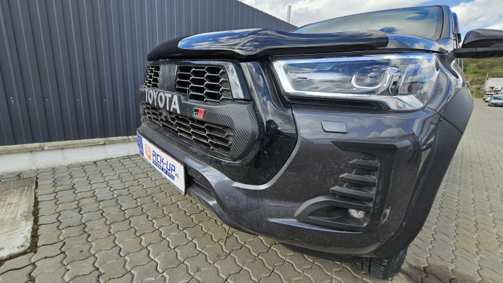Montare capitonaj bena, rulou, rollbar, bare transversale, defl. geam pe Toyota Hilux GR Sport