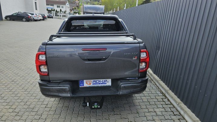 Montare capitonaj bena, rulou, rollbar, bare transversale, defl. geam pe Toyota Hilux GR Sport