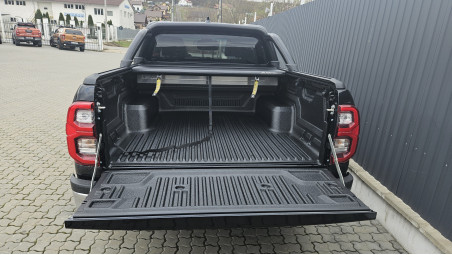 Montare Laderaumauskleidung, rulou bena, bullbar, prag lateral, Kotflügelschutz pe Toyota Hilux 2023