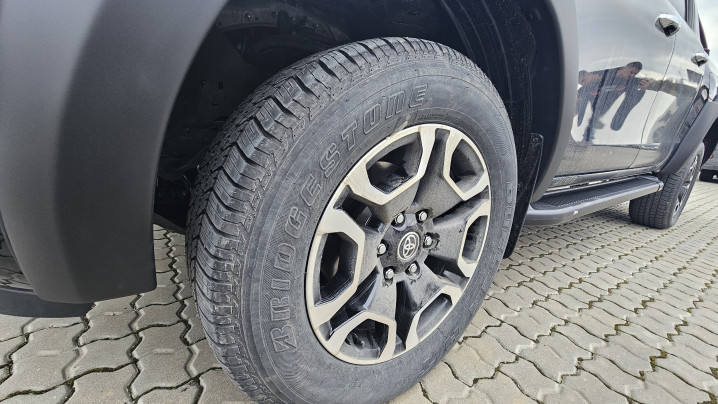 Montare Laderaumauskleidung, rulou bena, bullbar, prag lateral, Kotflügelschutz pe Toyota Hilux 2023