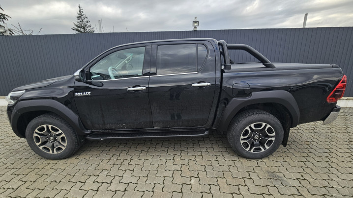 Montare Laderaumauskleidung, rulou bena, bullbar, prag lateral, Kotflügelschutz pe Toyota Hilux 2023