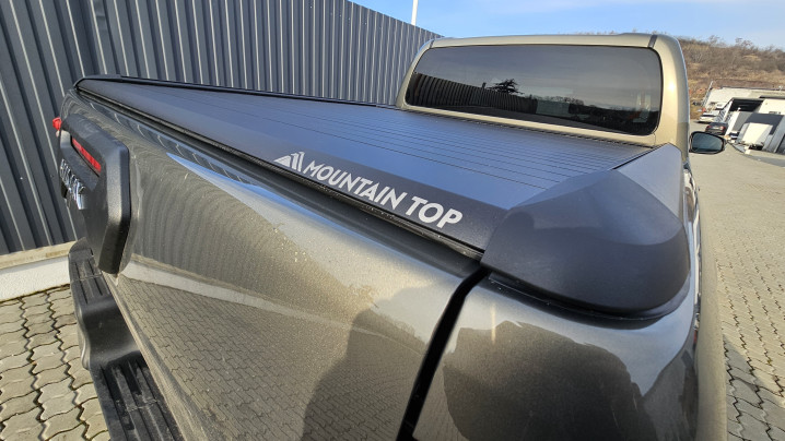 Roll Cover installed on Toyota Hilux 2021