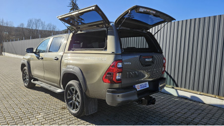 Canopy installed on Toyota Hilux 2022
