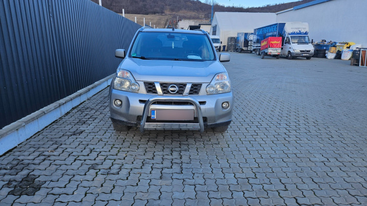 Bullbar, skid plate installed on Nissan X-Trail 2008