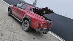 Tonneau cover, winch, winch plate, skid plate installed on Toyota Hilux 2023
