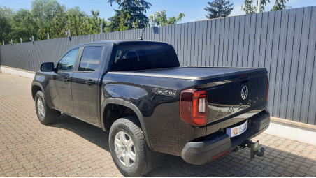 Bed liner, roll cover installed on Volkswagen Amarok 2023