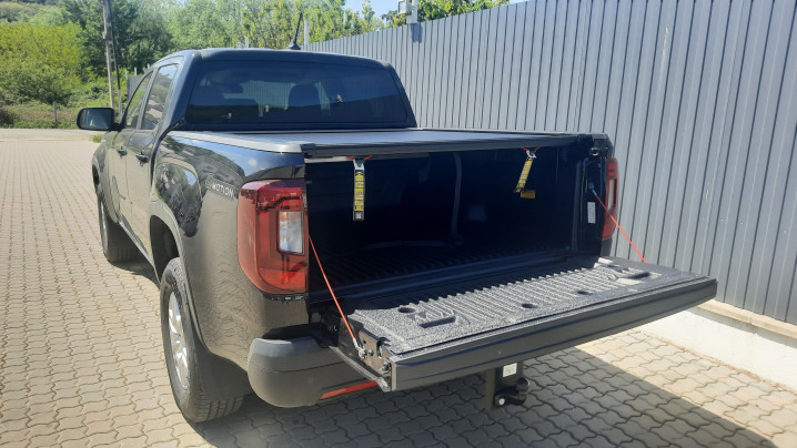 Montare capitonaj de bena si rulou pe Volkswagen Amarok 2023