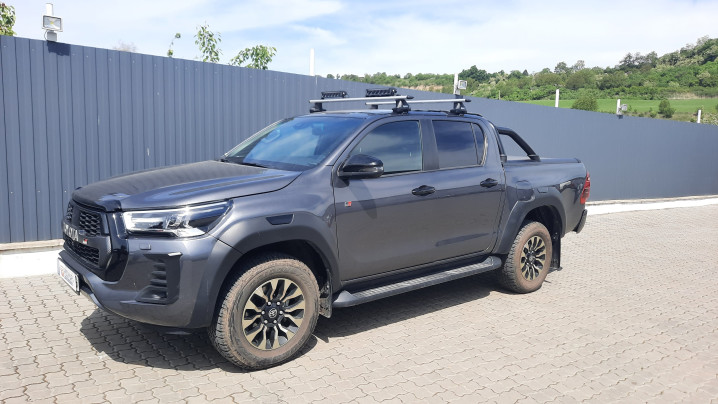 Cross Bars, sport lights installed on Toyota Hilux 2023