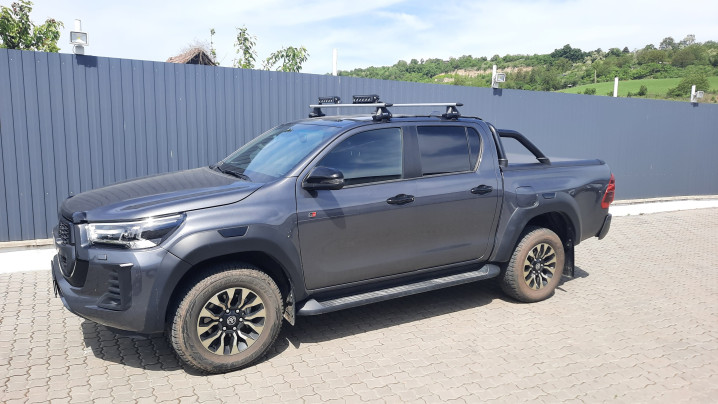 Cross Bars, sport lights installed on Toyota Hilux 2023