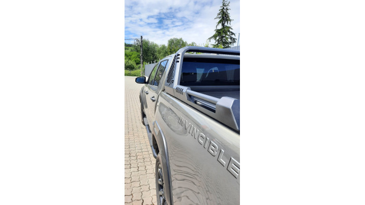 Montare rulou de bena und rollbar pe Toyota Hilux 2023